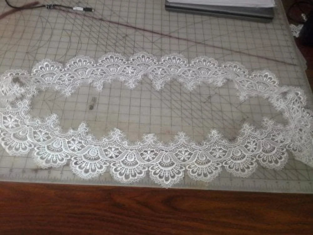 Antique White European Lace Table Runner 34 x 15 inches D826