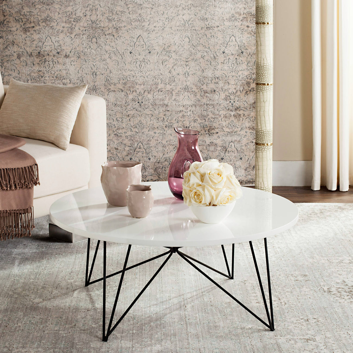 Lacquer White Coffee Table D779